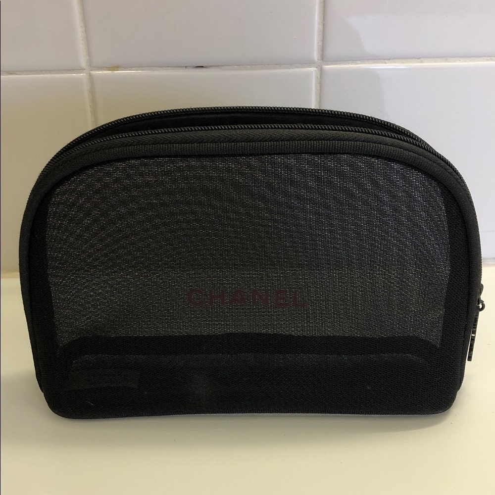 CHANEL BLACK MESH COSMETIC BAG • ZIP CLOSE W CHANEL LOGO PULL - Picture 5 of 11